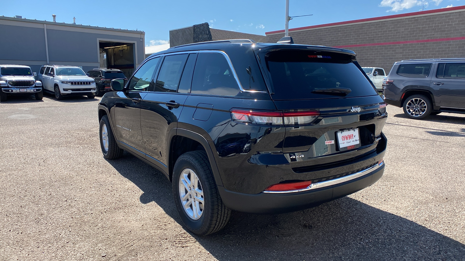 2024 Jeep Grand Cherokee Laredo 4x4 3