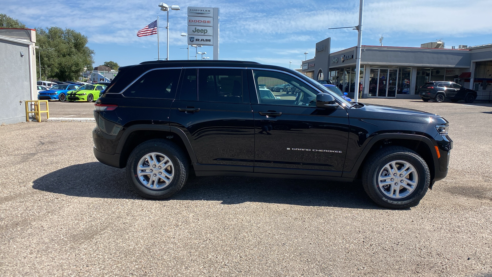 2024 Jeep Grand Cherokee Laredo 4x4 6