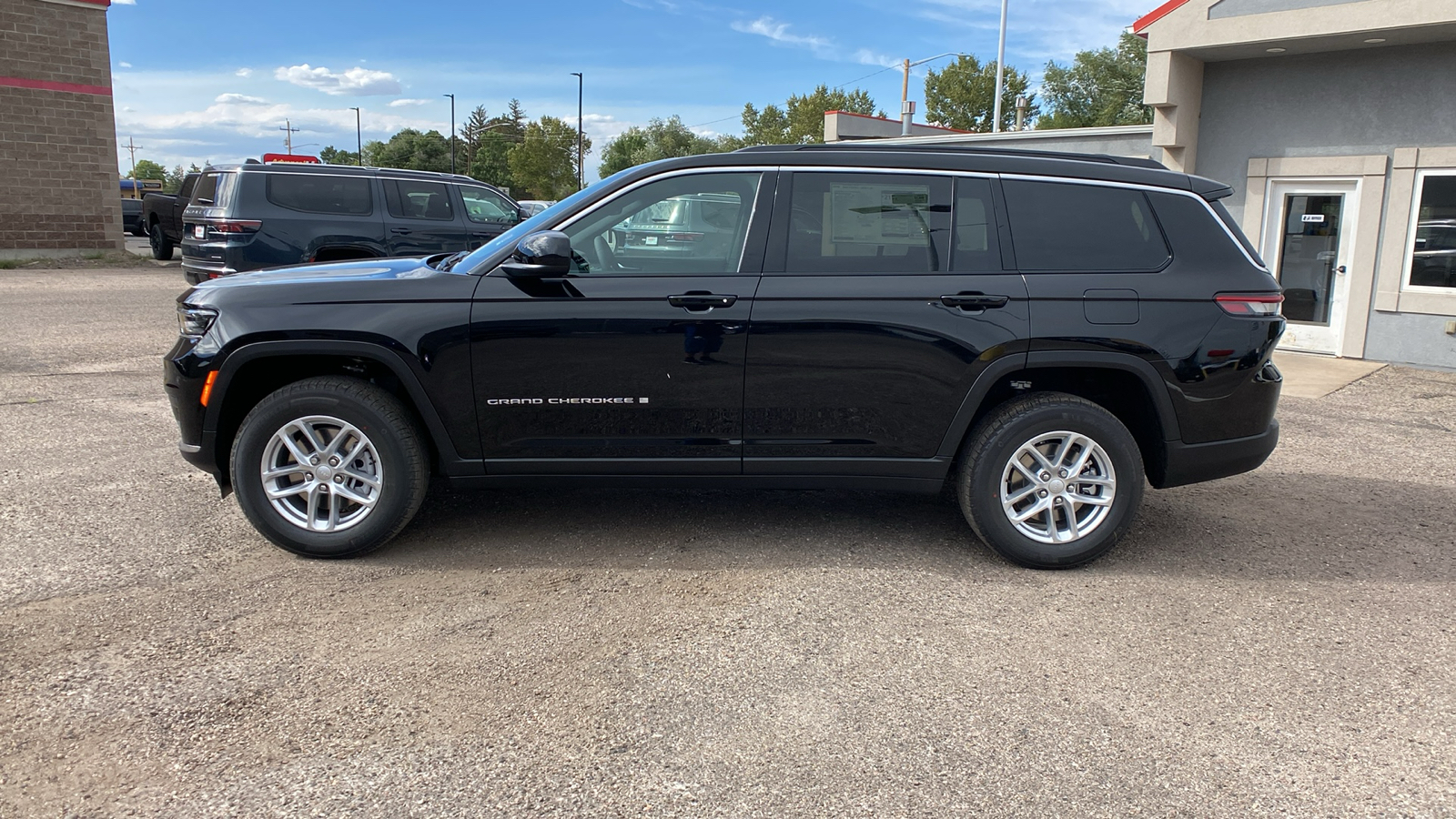 2024 Jeep Grand Cherokee L Laredo X 4x4 2