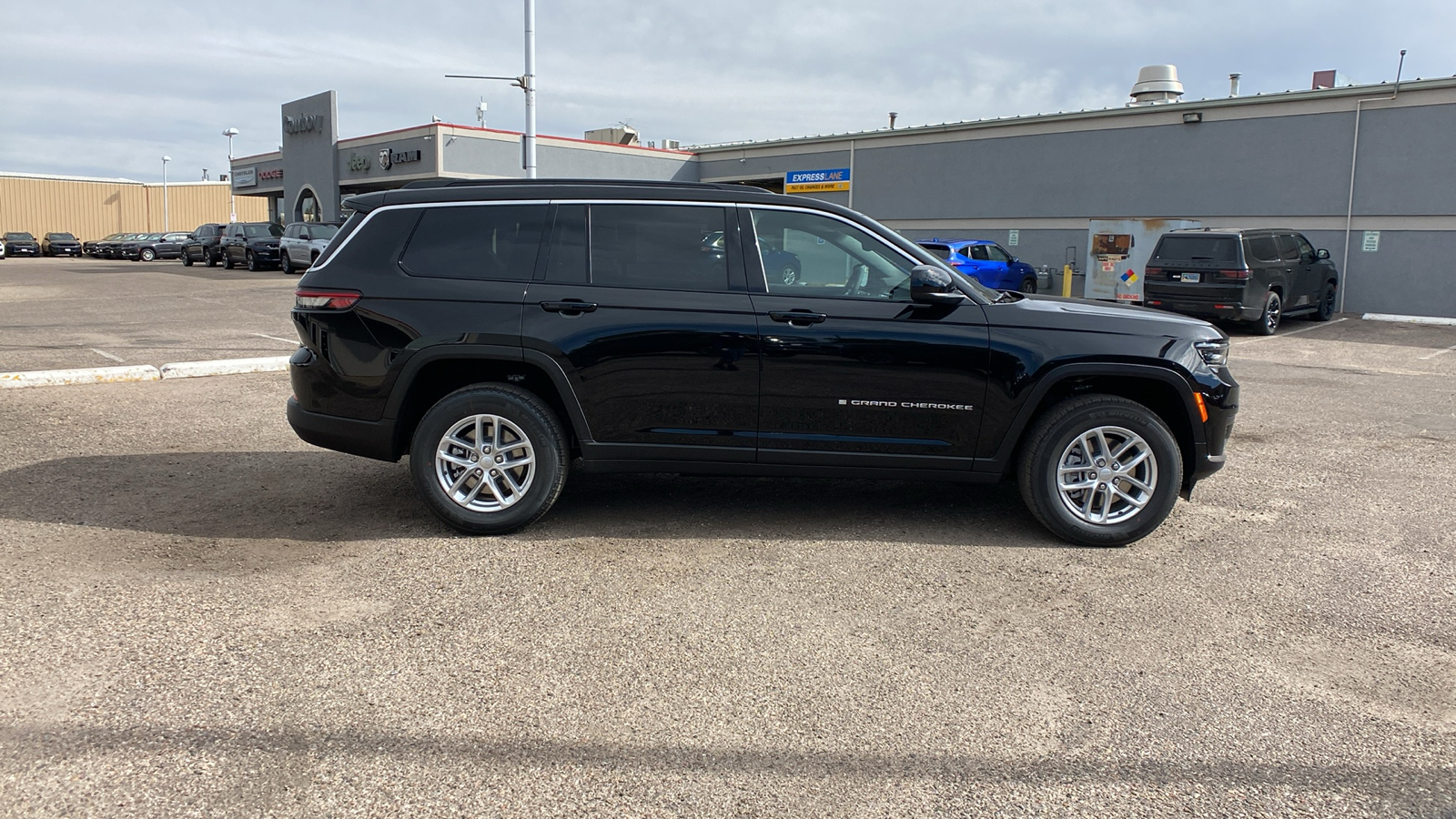 2024 Jeep Grand Cherokee L Laredo X 4x4 6