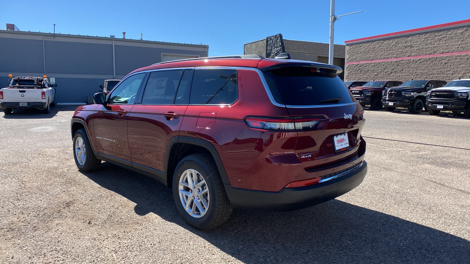 2024 Jeep Grand Cherokee L Laredo X 4x4 3