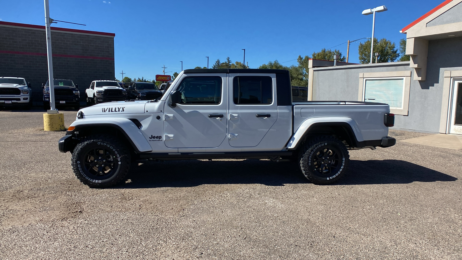 2024 Jeep Gladiator Willys 4x4 2