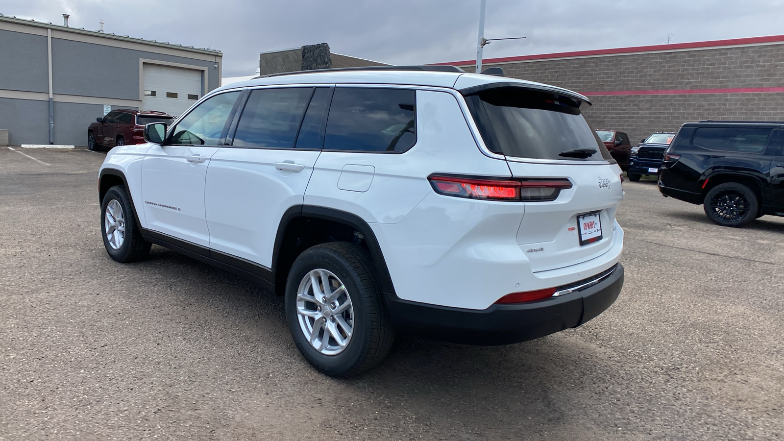 2024 Jeep Grand Cherokee L Laredo 4x4 3