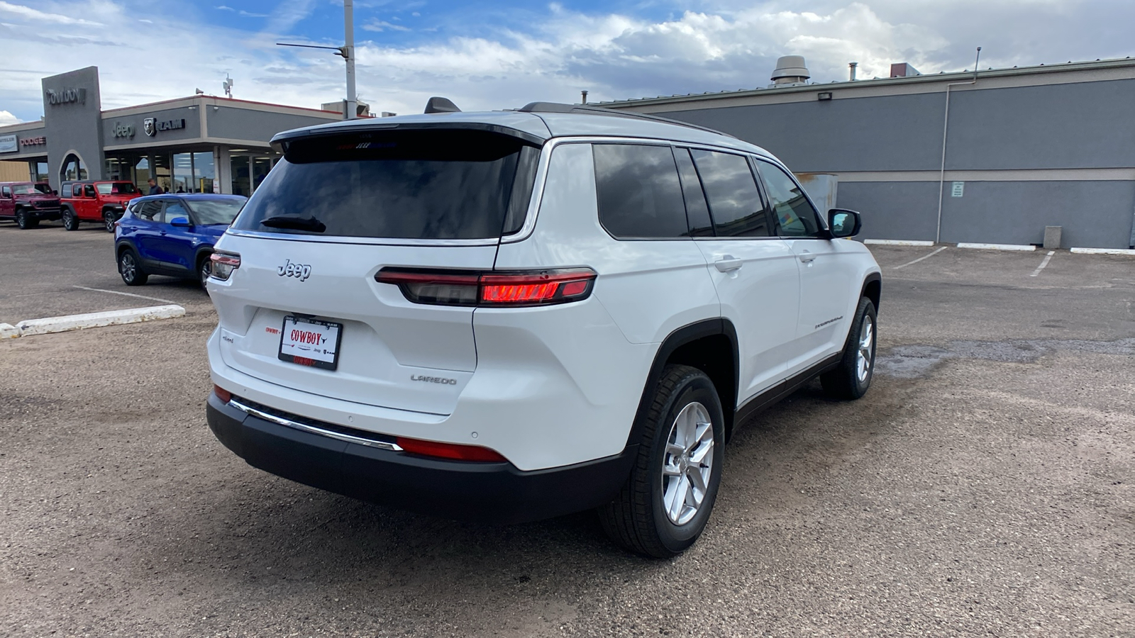 2024 Jeep Grand Cherokee L Laredo 4x4 5