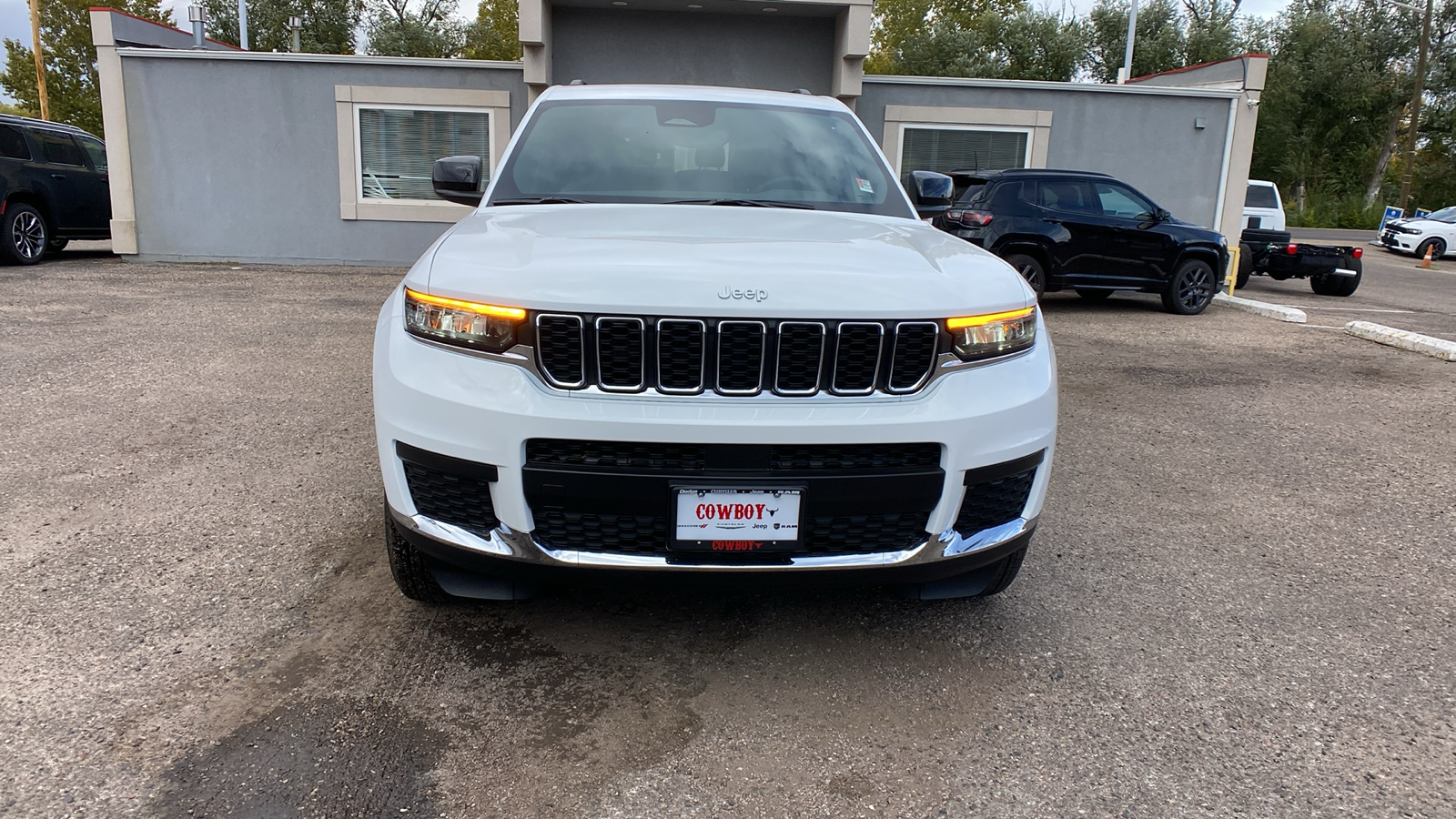 2024 Jeep Grand Cherokee L Laredo 4x4 8