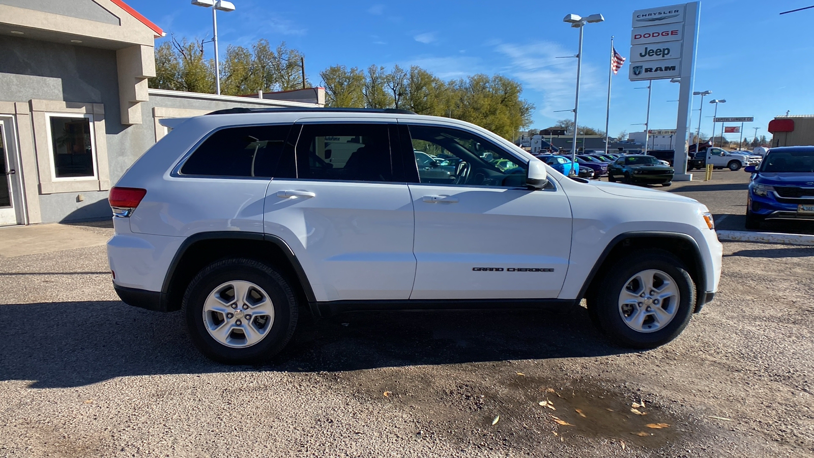 2017 Jeep Grand Cherokee Laredo 4x4 7