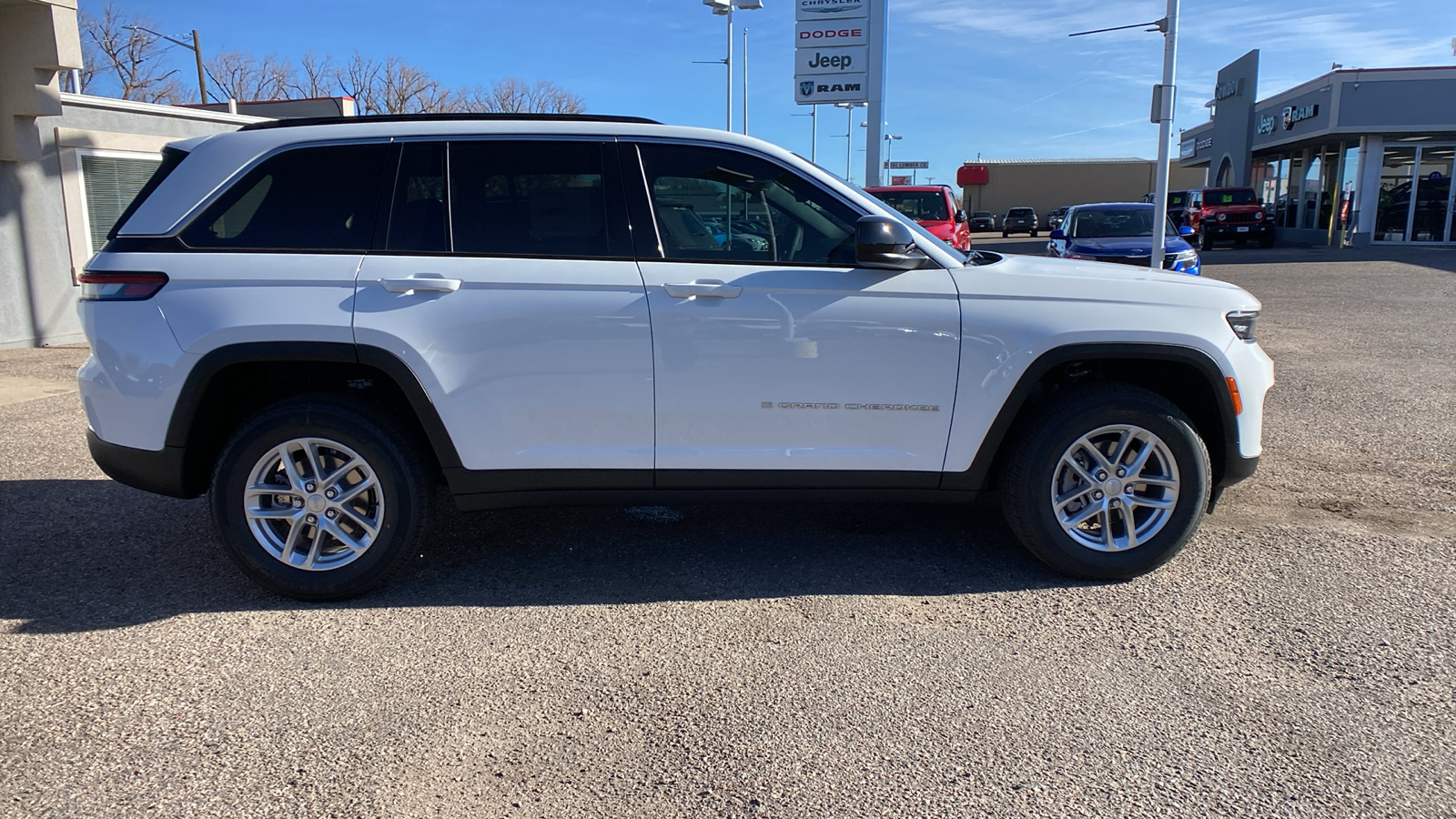 2025 Jeep Grand Cherokee Laredo X 4x4 6