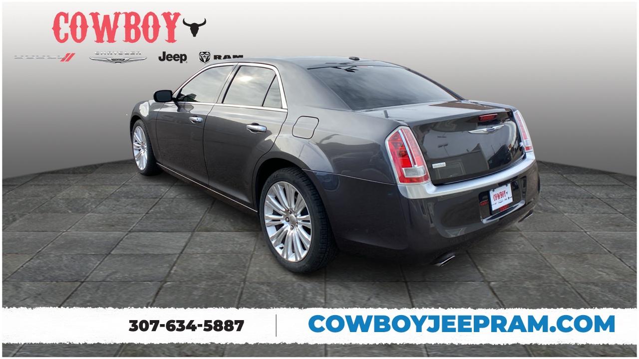 2014 Chrysler 300 4dr Sdn 300C John Varvatos Luxury Edition RWD 3