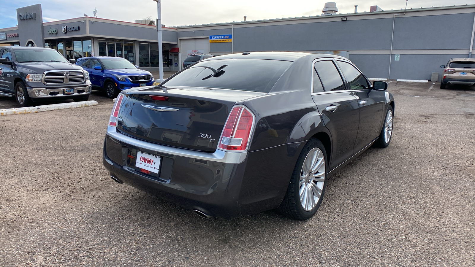 2014 Chrysler 300 4dr Sdn 300C John Varvatos Luxury Edition RWD 6