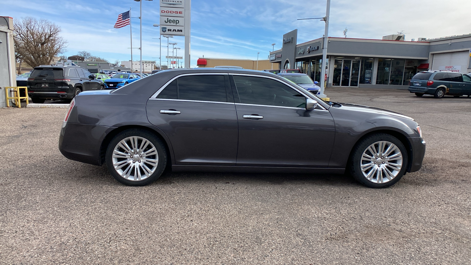 2014 Chrysler 300 4dr Sdn 300C John Varvatos Luxury Edition RWD 7