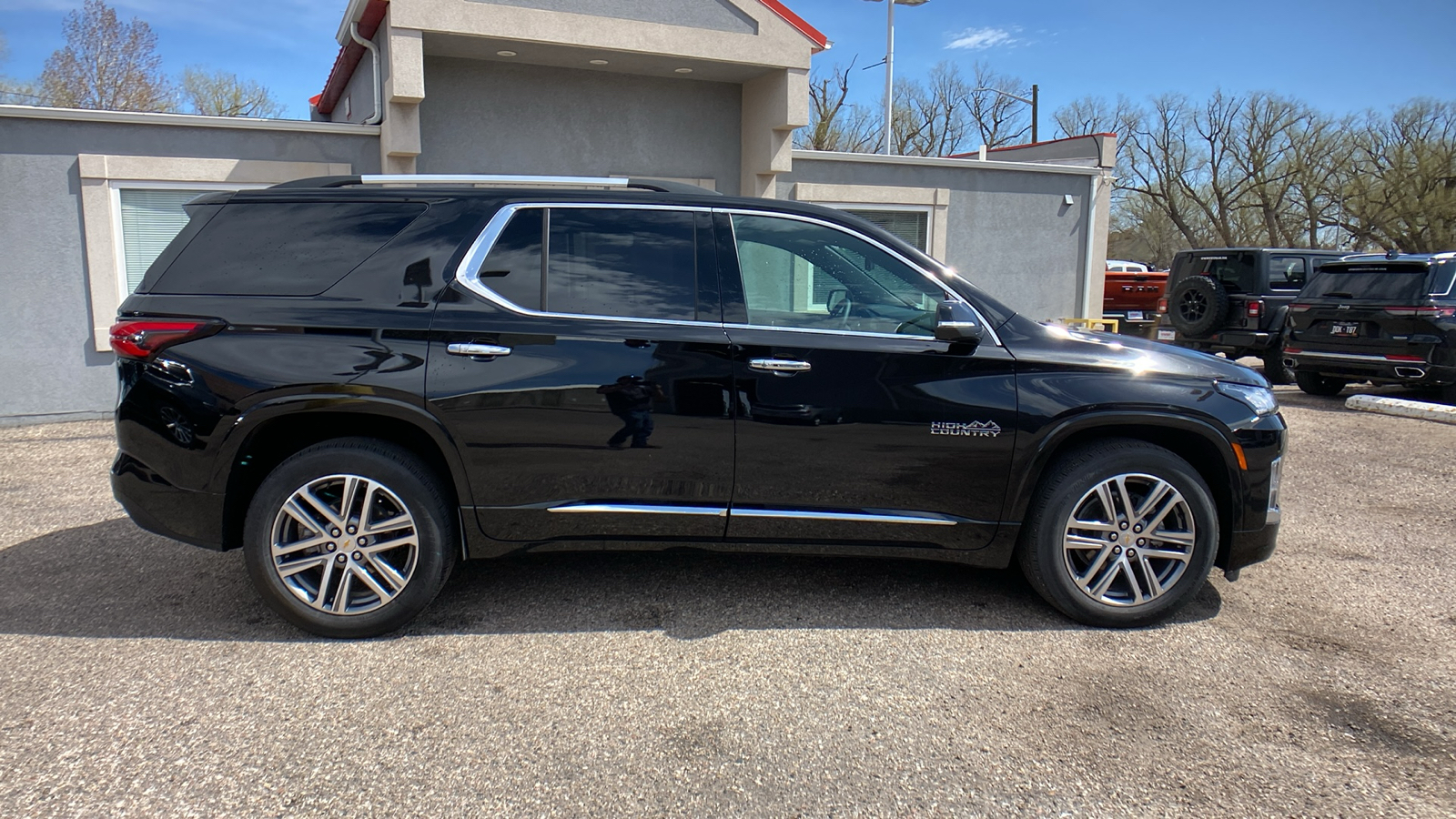 2023 Chevrolet Traverse AWD 4dr High Country 8