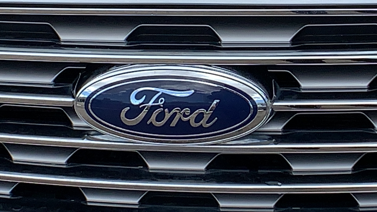 2022 Ford Edge Titanium AWD 15