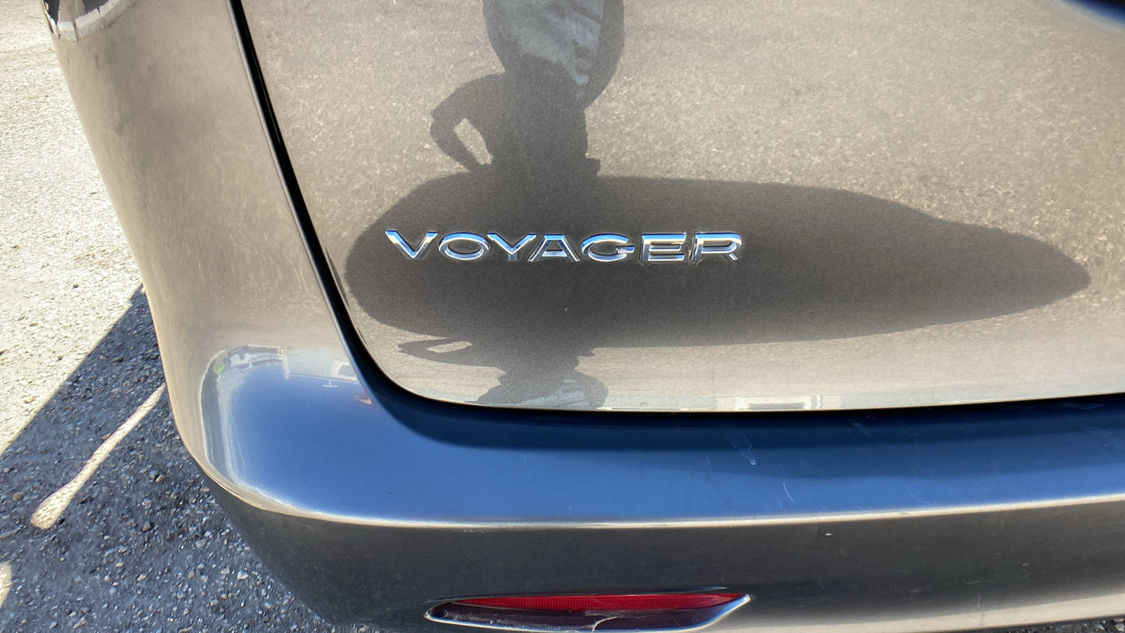 2022 Chrysler Voyager LX FWD 32