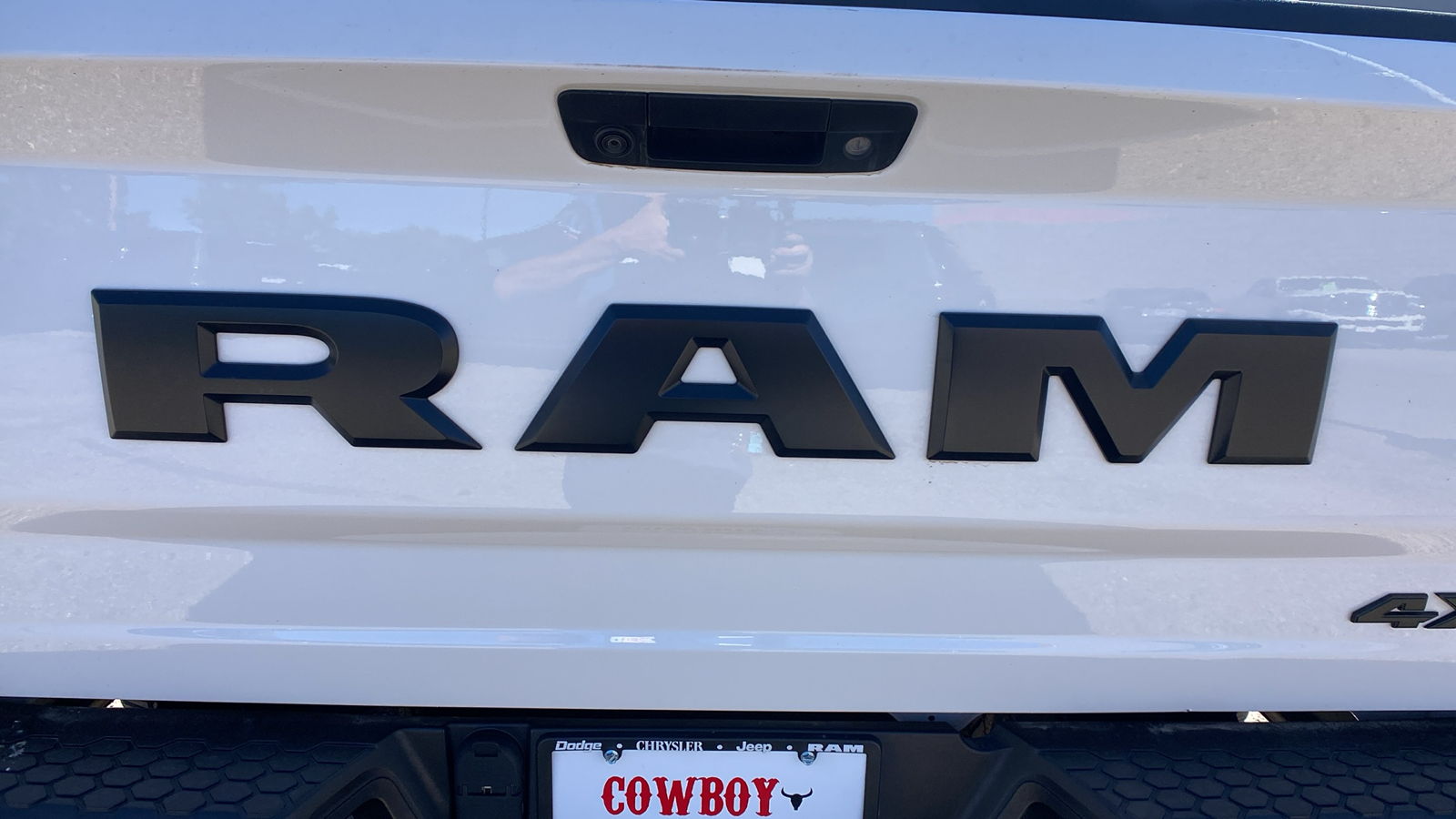 2017 Ram 1500 Night 4x4 Crew Cab 57 Box 31