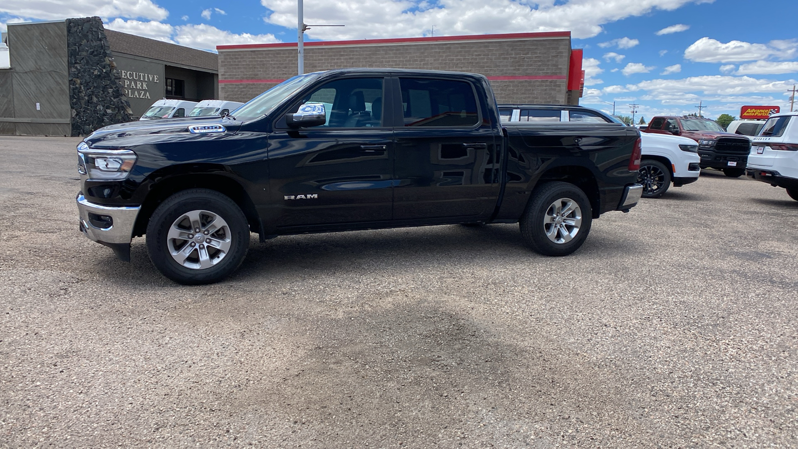 2023 Ram 1500 Laramie 4x4 Crew Cab 57 Box 4