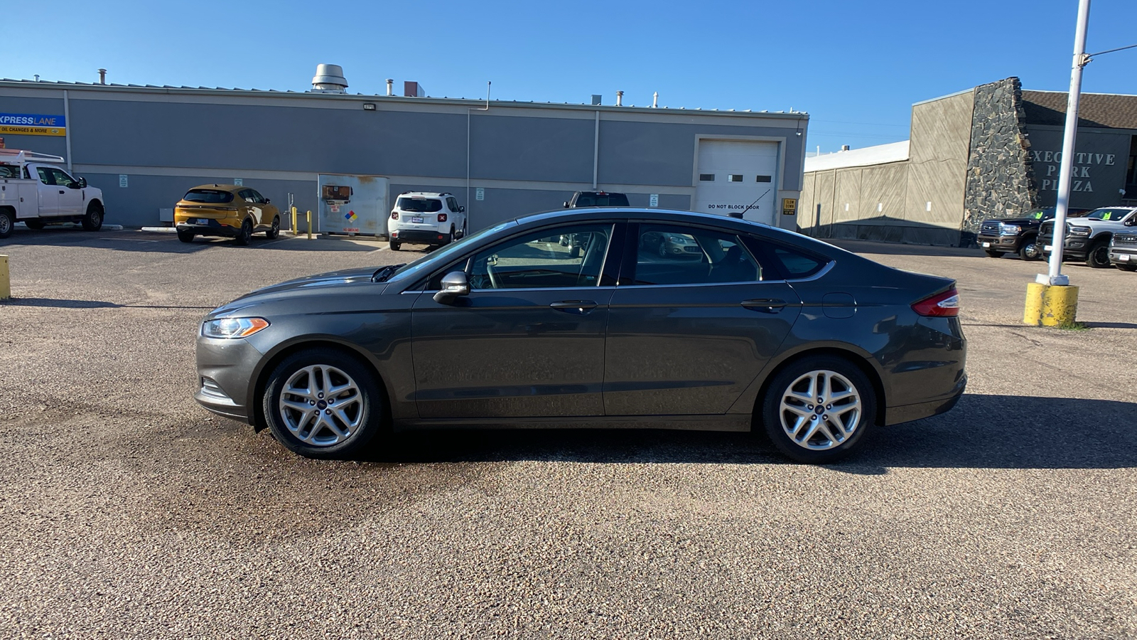 2015 Ford Fusion 4dr Sdn SE FWD 2