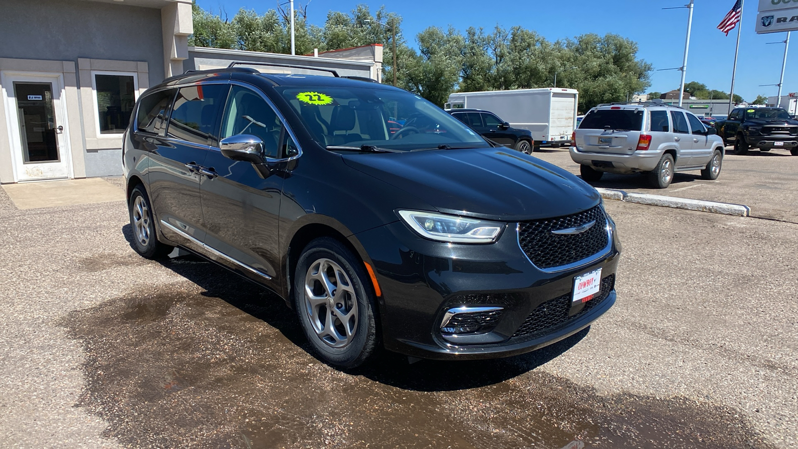 2022 Chrysler Pacifica Limited FWD 8