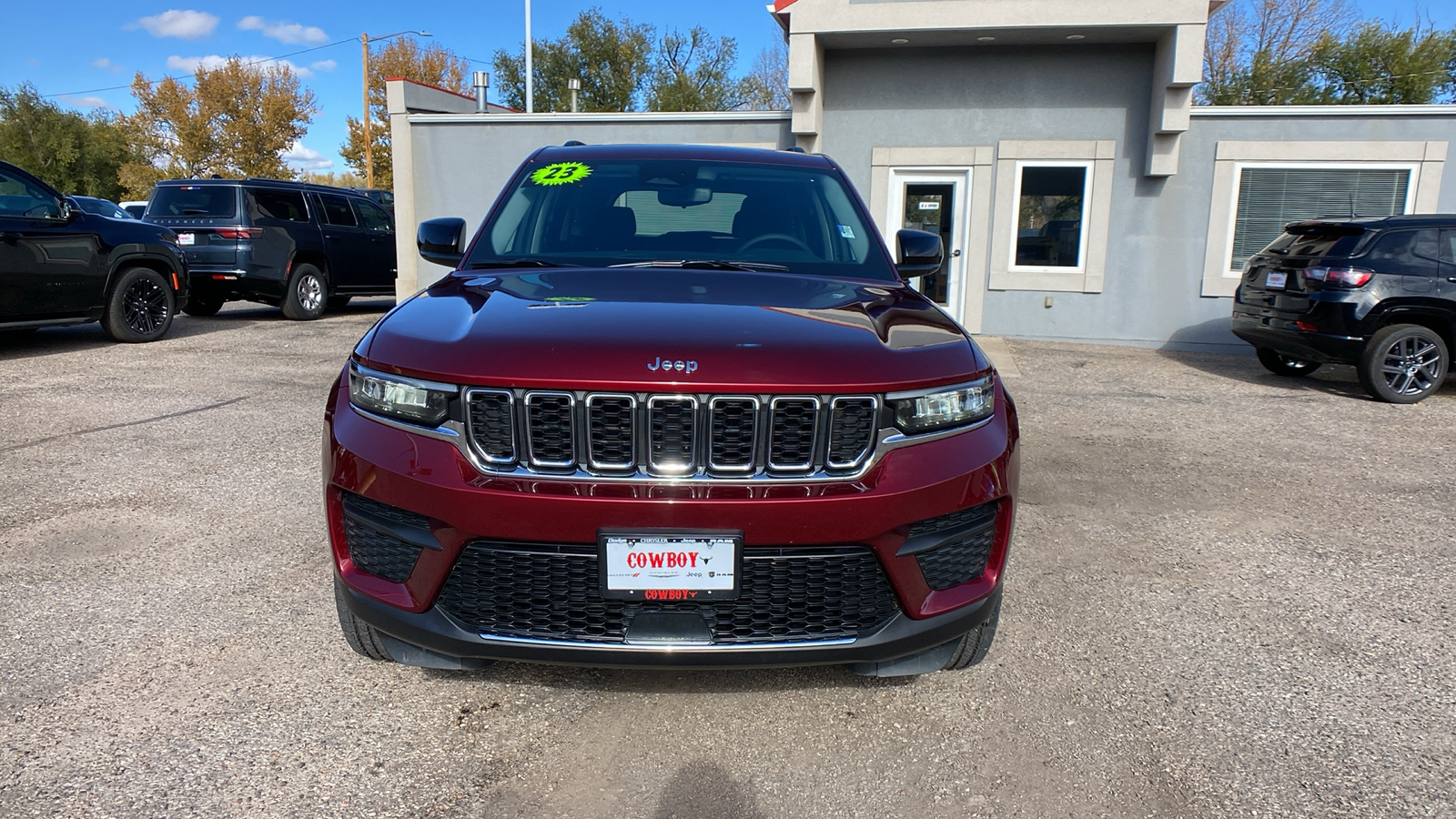 2023 Jeep Grand Cherokee Laredo 4x4 9