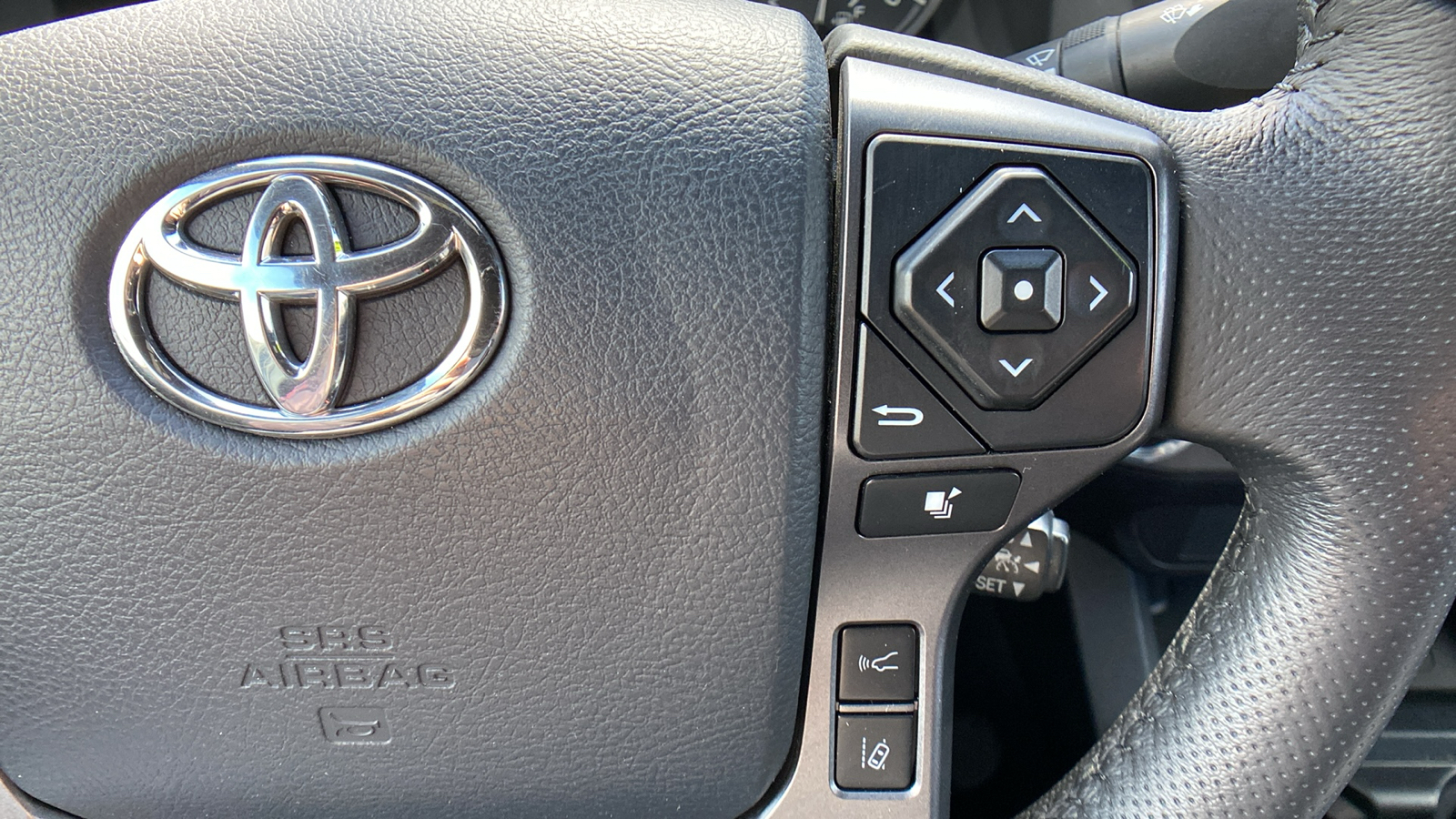2019 Toyota Tacoma 4WD TRD Sport Double Cab 6 Bed V6 AT 23