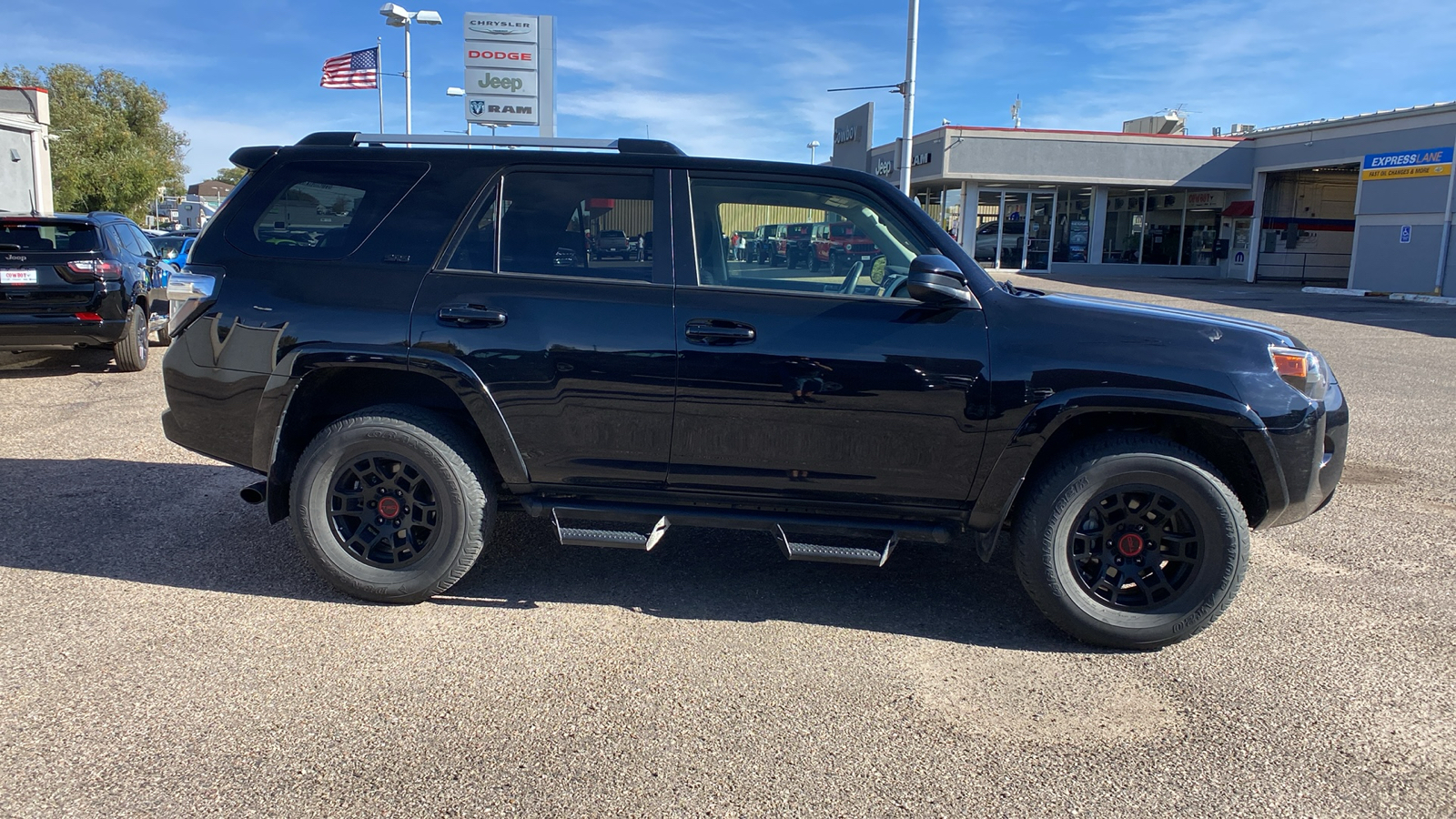 2022 Toyota 4Runner SR5 4WD 7