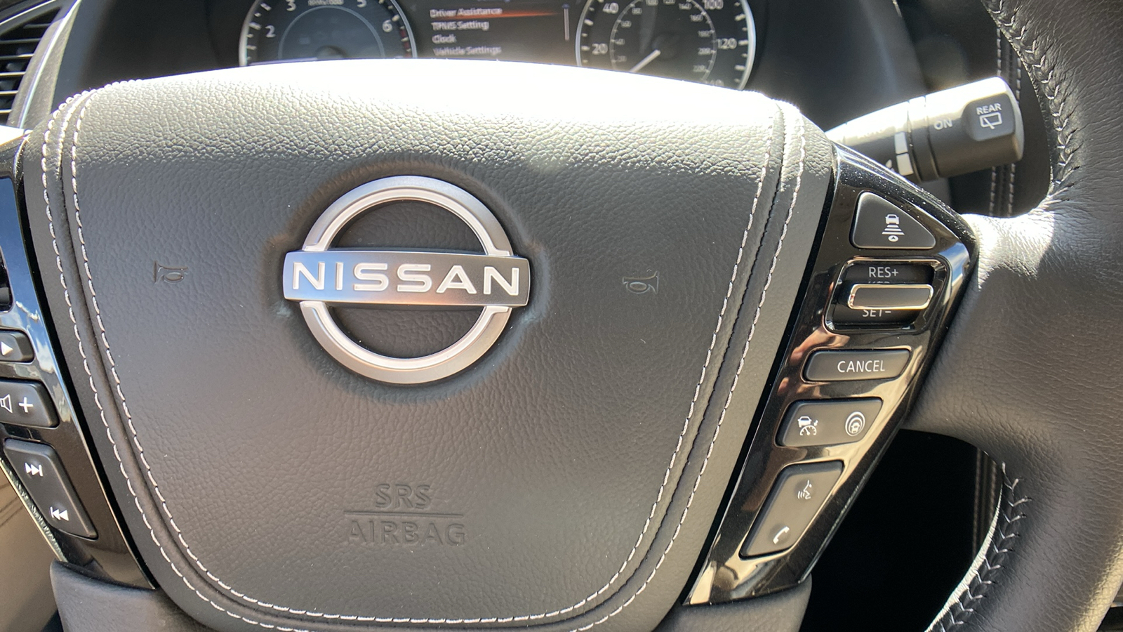 2023 Nissan Armada 4x4 Platinum 24