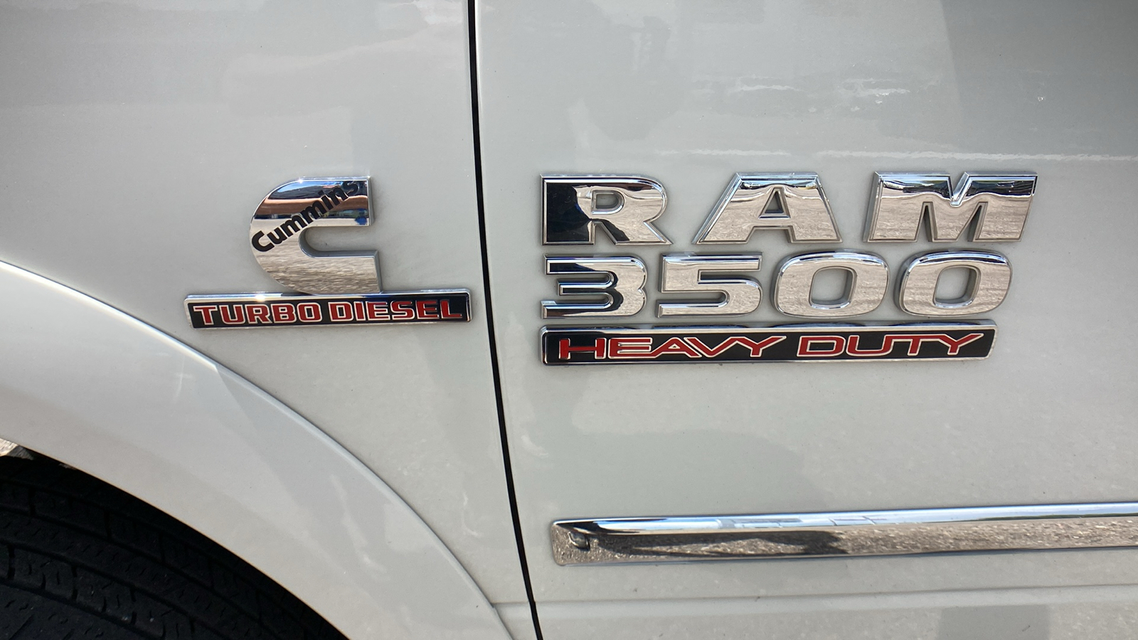 2018 Ram 3500 Laramie 4x4 Crew Cab 8 Box 15