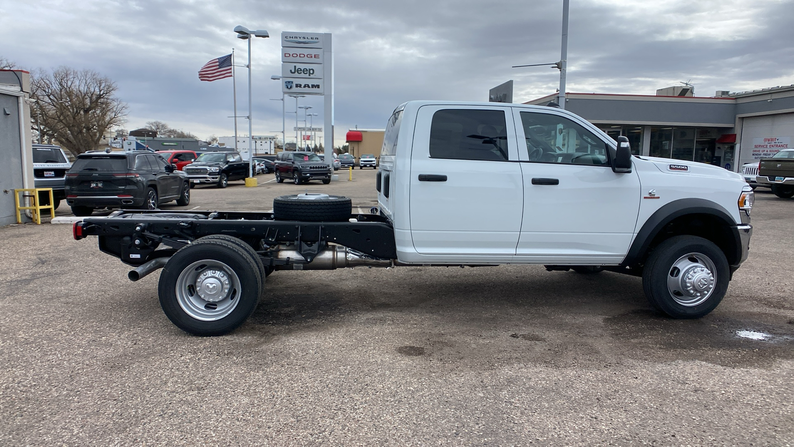 2024 Ram 5500 Chassis Cab Tradesman 4x4 Crew Cab 60 CA 173.4 WB 7