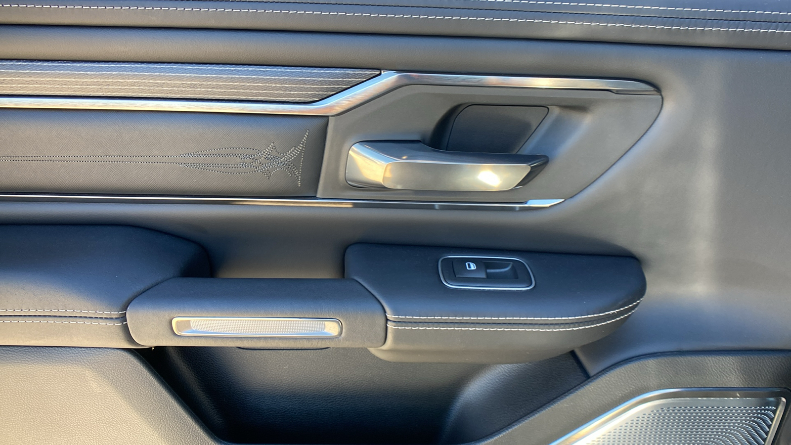 2019 Ram 1500 Limited 4x4 Crew Cab 57 Box 30