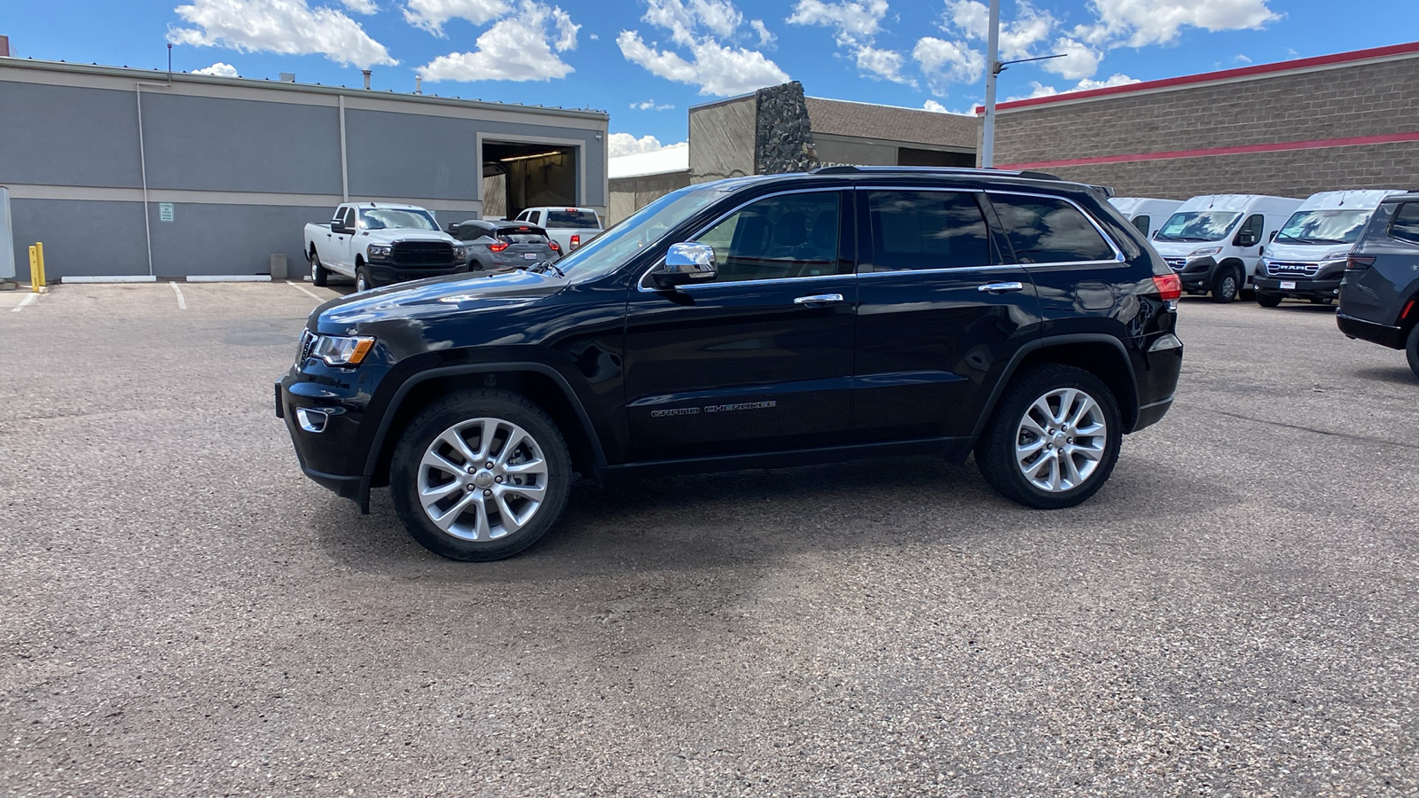 2017 Jeep Grand Cherokee  4