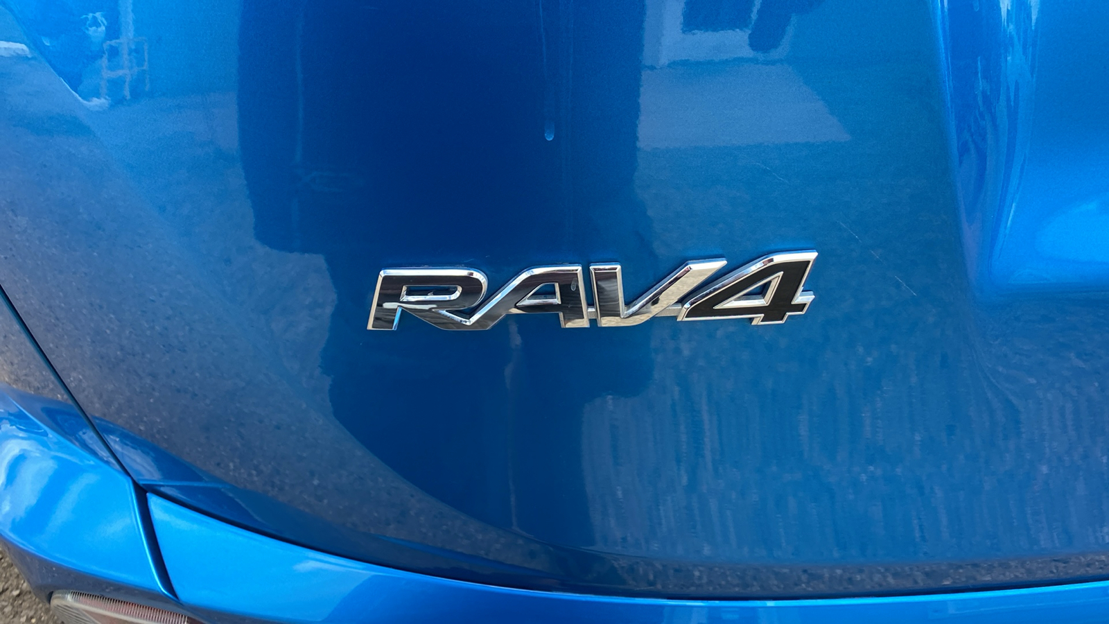 2016 Toyota RAV4 AWD 4dr SE 32