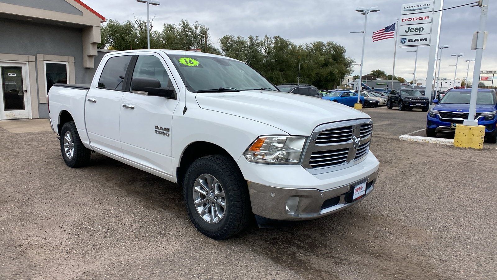 2016 Ram 1500 4WD Crew Cab 140.5 Big Horn 8