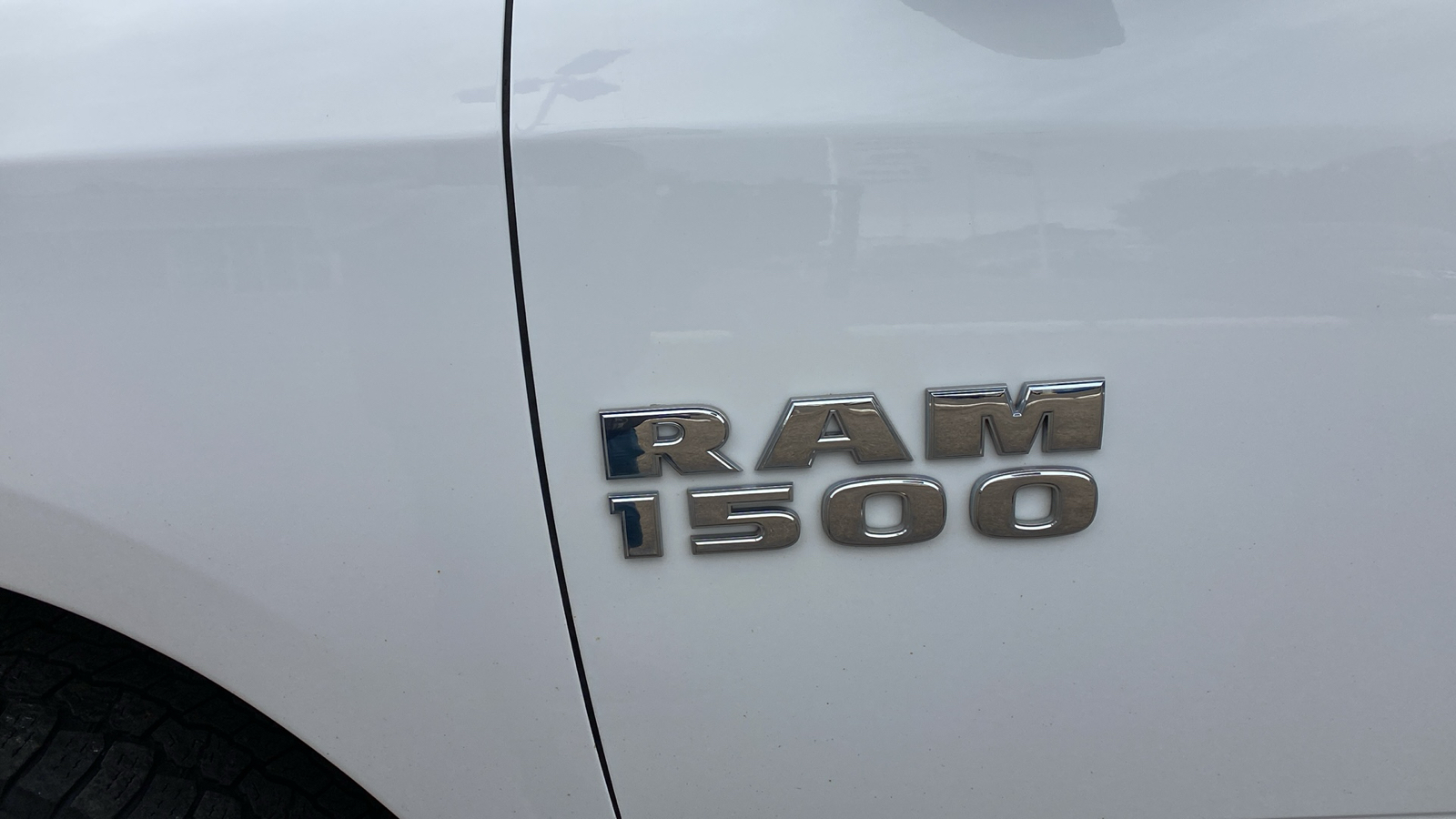 2016 Ram 1500 4WD Crew Cab 140.5 Big Horn 13