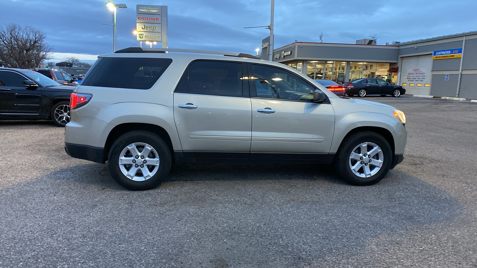 2014 GMC Acadia FWD 4dr SLE1 7