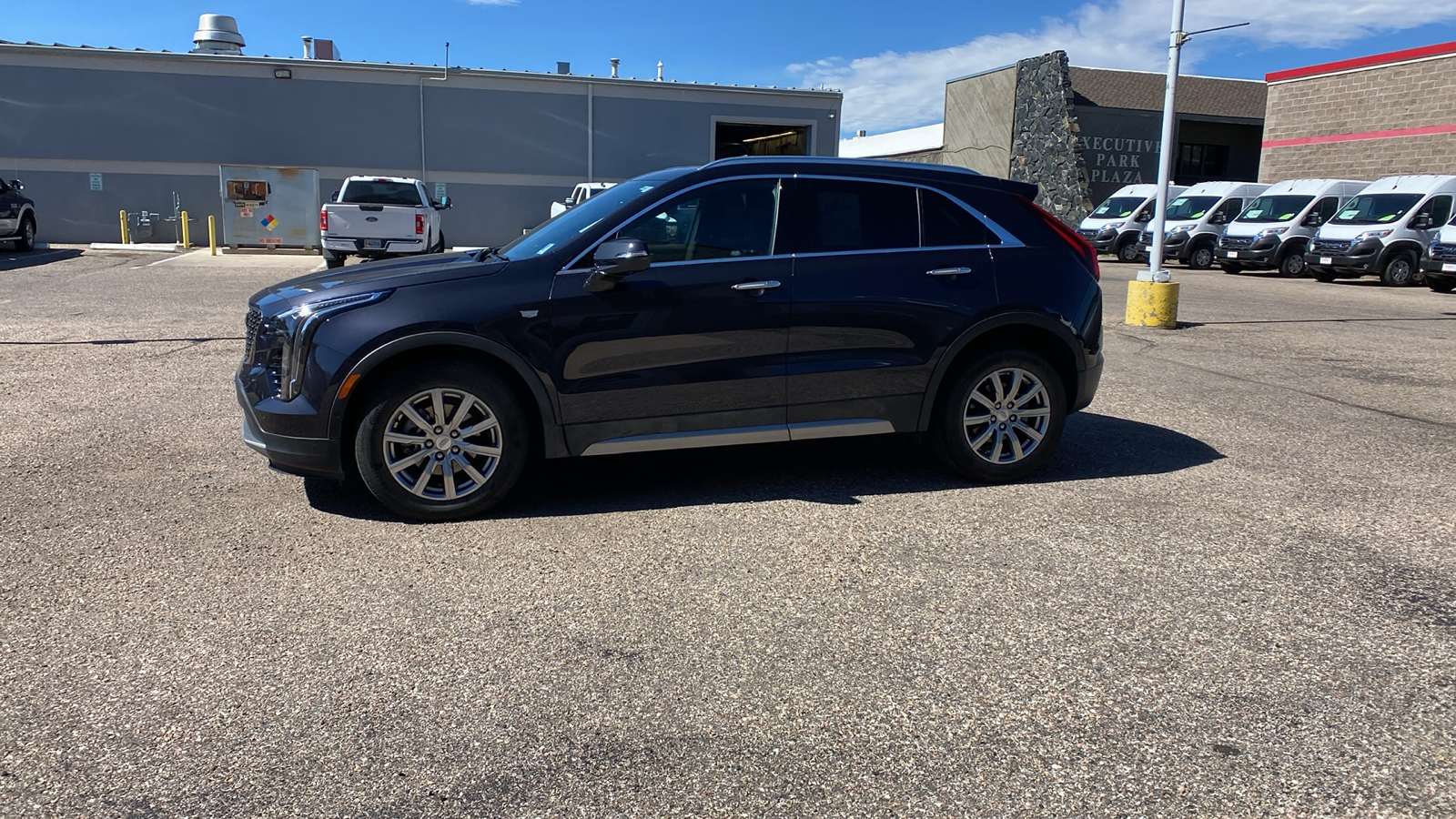 2023 Cadillac XT4  4