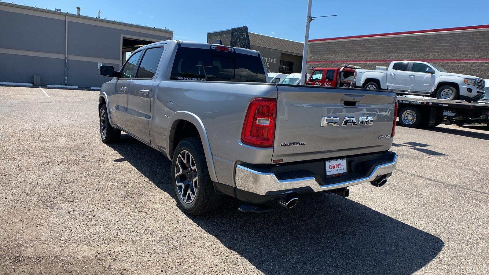 2025 Ram 1500 Laramie 4x4 Crew Cab 64 Box 3