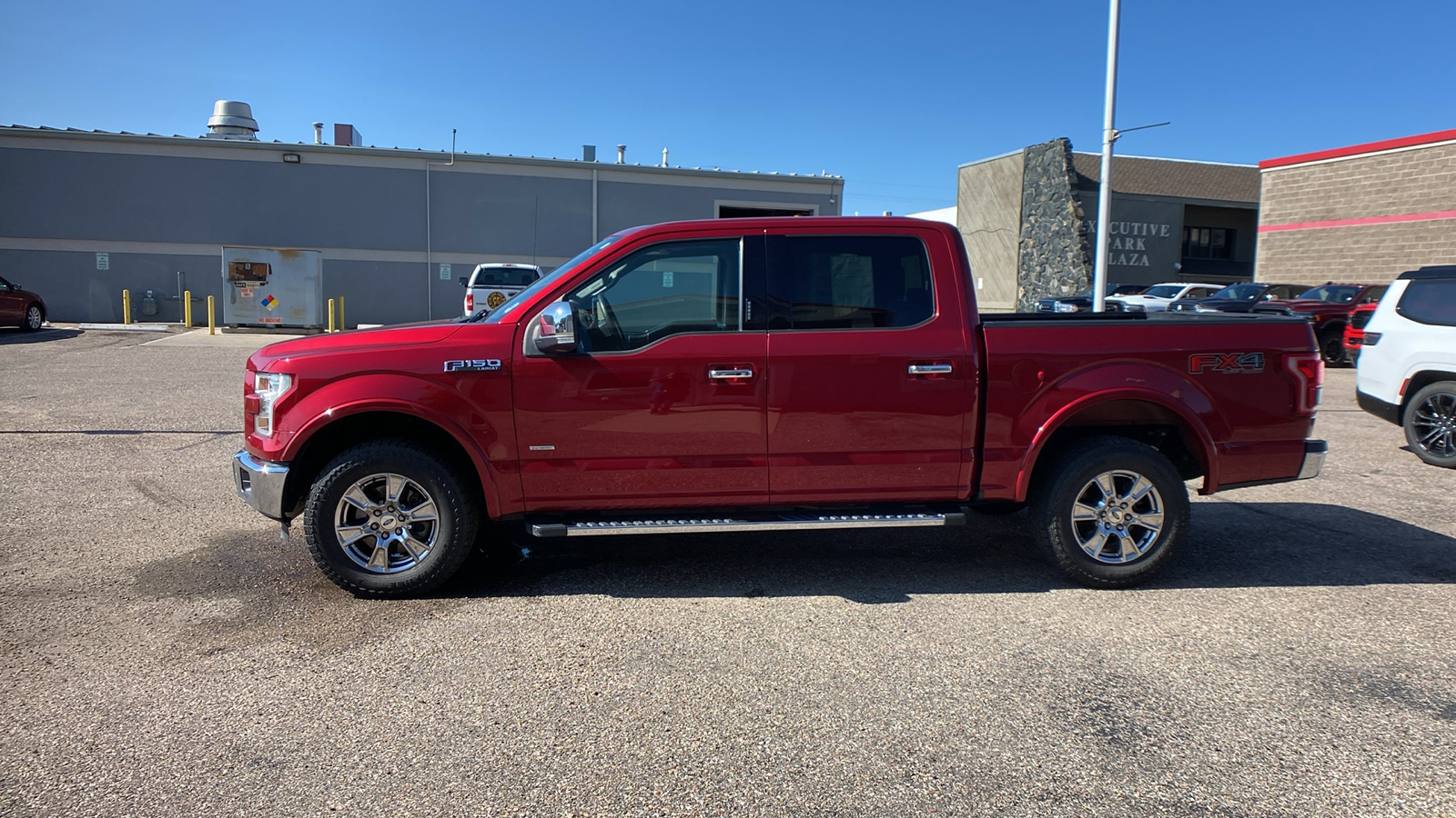 2015 Ford F-150 4WD SuperCrew 145 Lariat 2