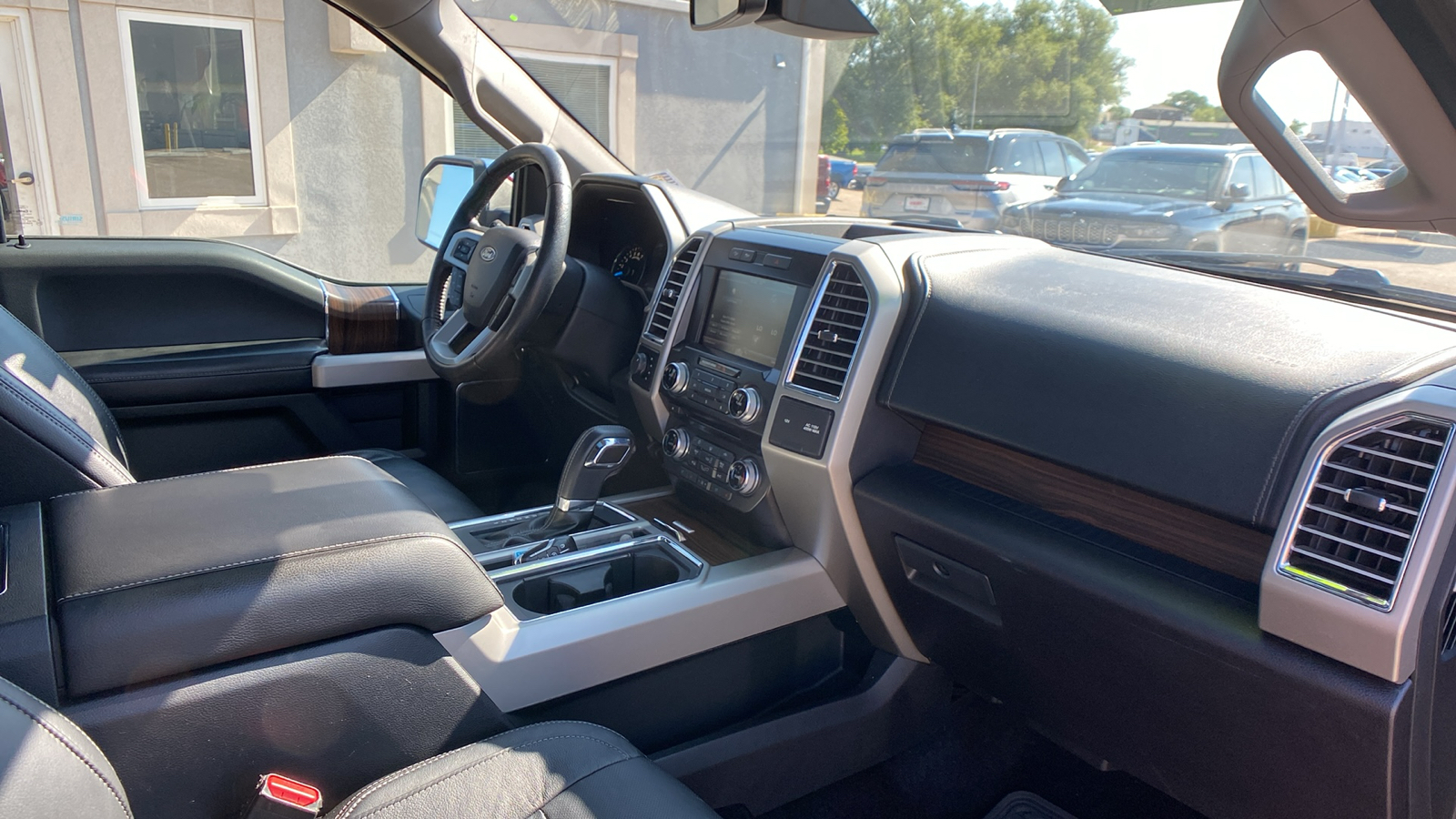 2015 Ford F-150 4WD SuperCrew 145 Lariat 42