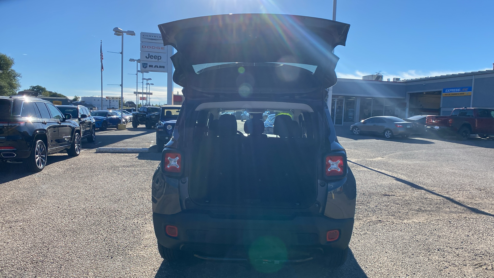 2019 Jeep Renegade Latitude 4x4 35