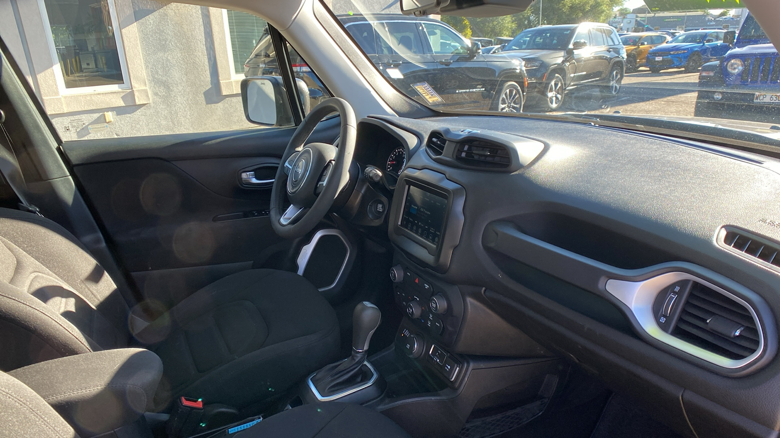 2019 Jeep Renegade Latitude 4x4 41