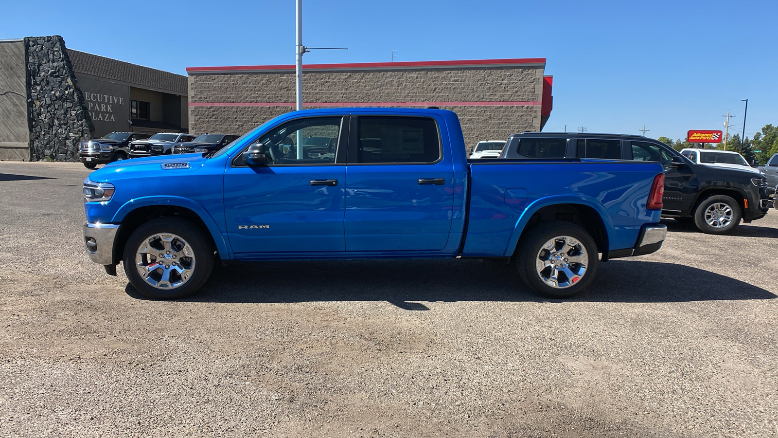 2025 Ram 1500 Big Horn 4x4 Crew Cab 64 Box 2