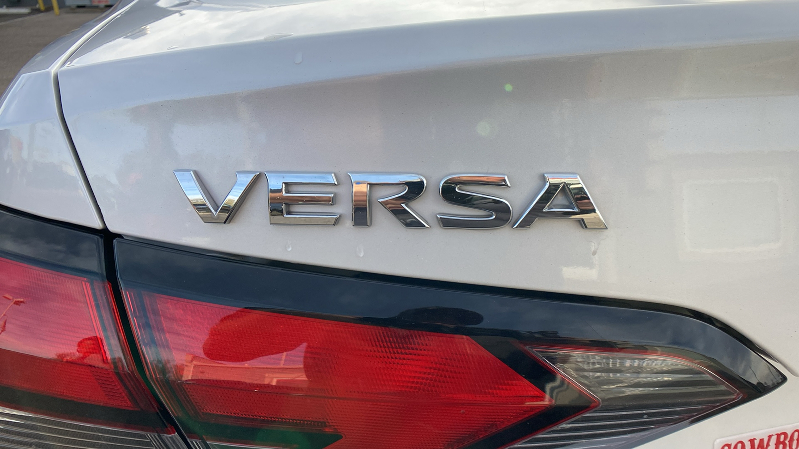 2020 Nissan Versa SV CVT 29