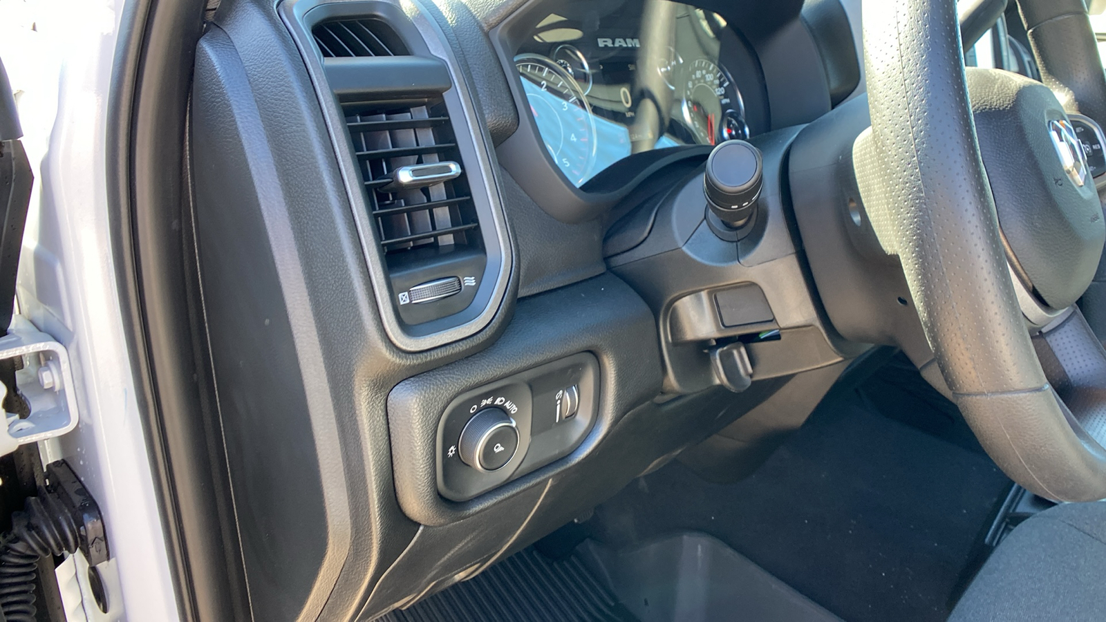 2024 Ram 2500 Tradesman 4x4 Crew Cab 64 Box 17