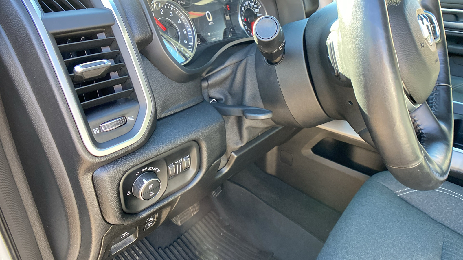 2019 Ram 1500 Big Horn/Lone Star 4x4 Crew Cab 57 Box 18