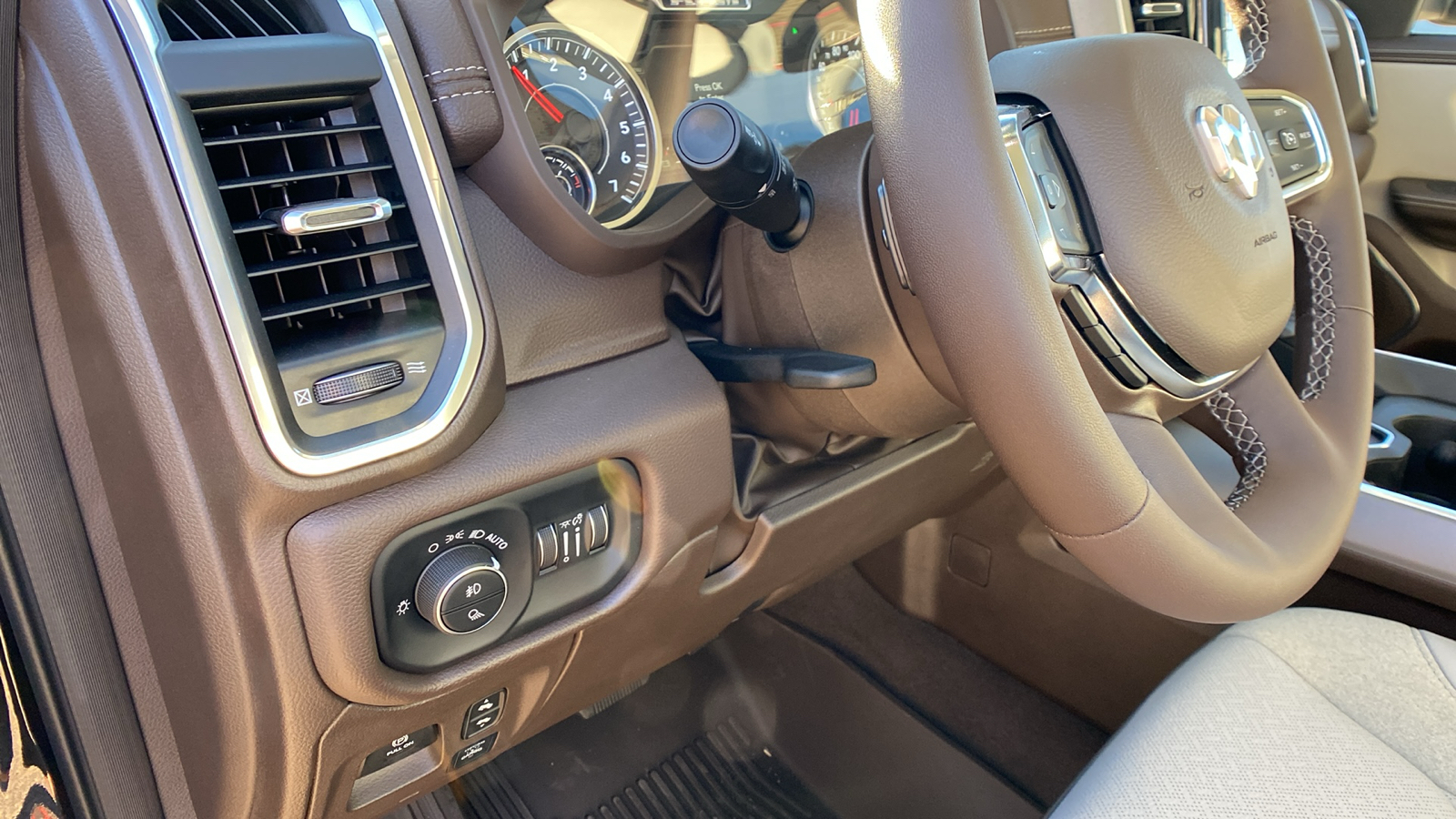 2025 Ram 1500 Laramie 4x4 Crew Cab 57 Box 18