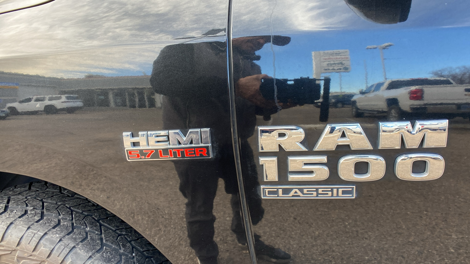 2019 Ram 1500 Classic Big Horn 4x4 Crew Cab 57 Box 14