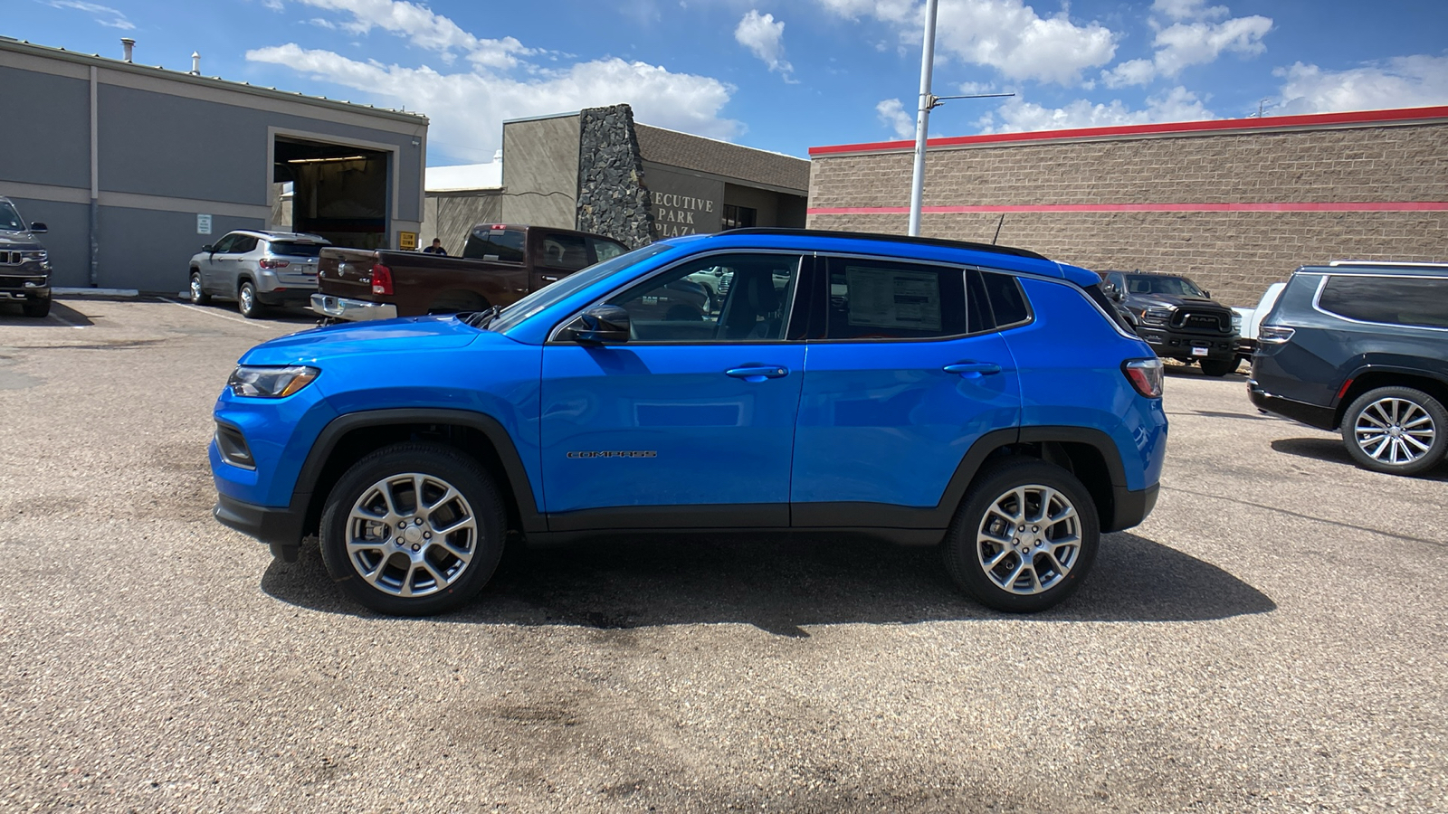 2024 Jeep Compass Latitude Lux 3