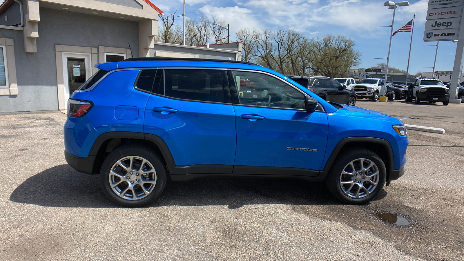 2024 Jeep Compass Latitude Lux 7