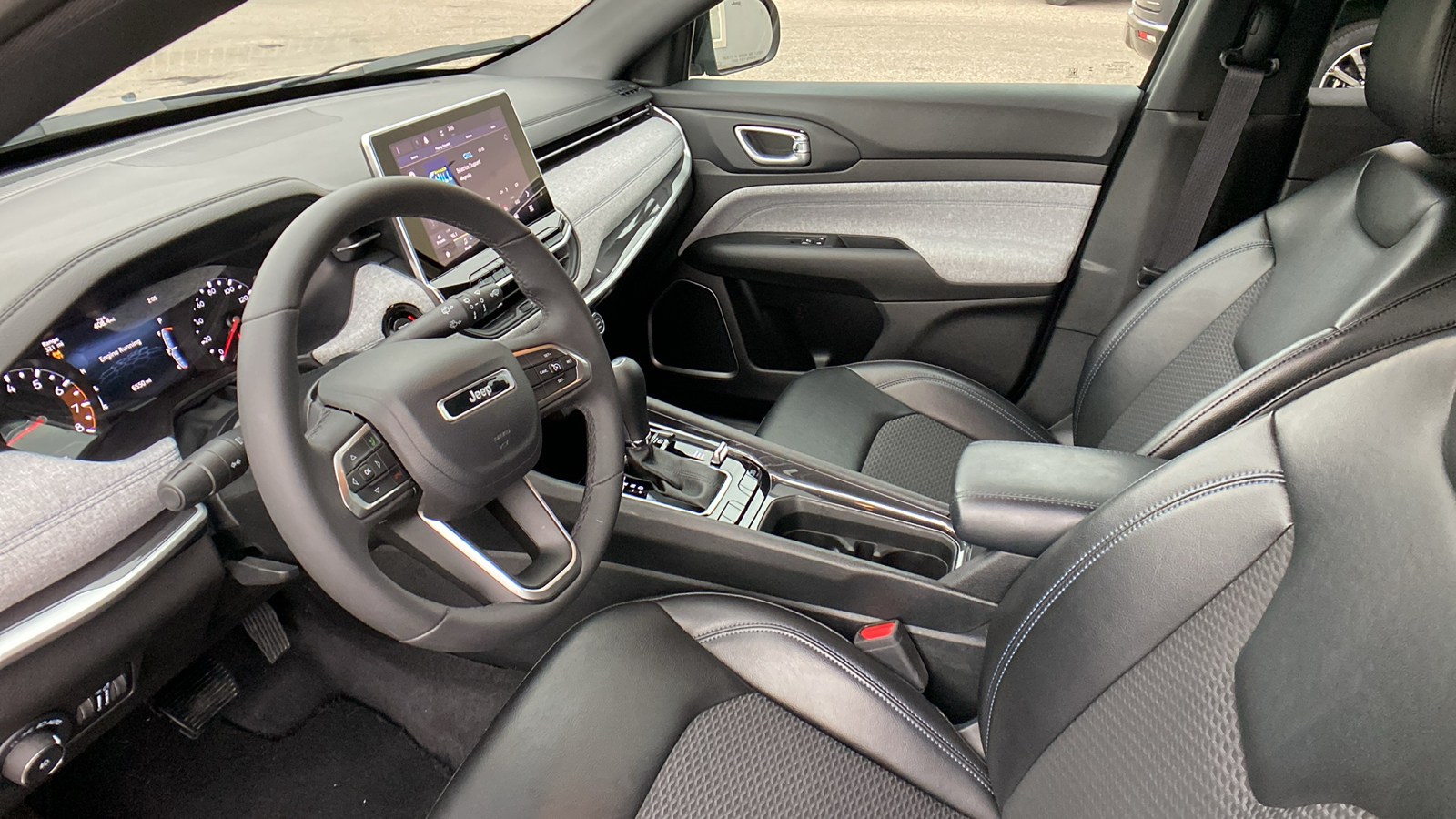 2023 Jeep Compass Latitude 4x4 19