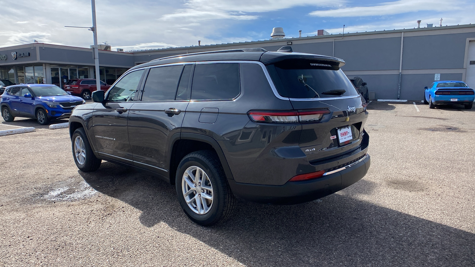 2024 Jeep Grand Cherokee L Laredo 4x4 5