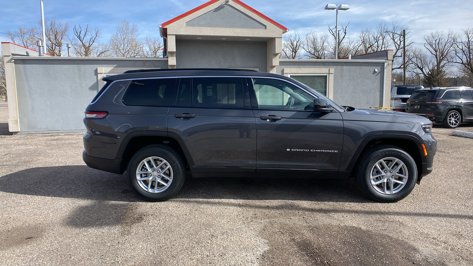 2024 Jeep Grand Cherokee L Laredo 4x4 8